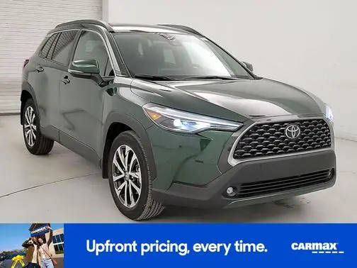 2022 Toyota Corolla Cross XLE AWD photo