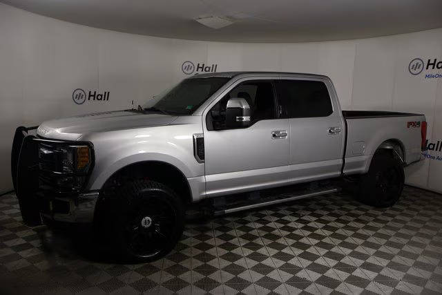 2017 Ford F-250 Super Duty XL 4WD photo