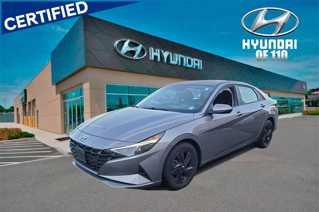 2022 Hyundai Elantra SEL FWD photo