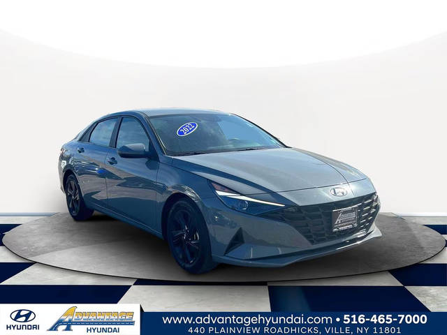 2022 Hyundai Elantra SEL FWD photo