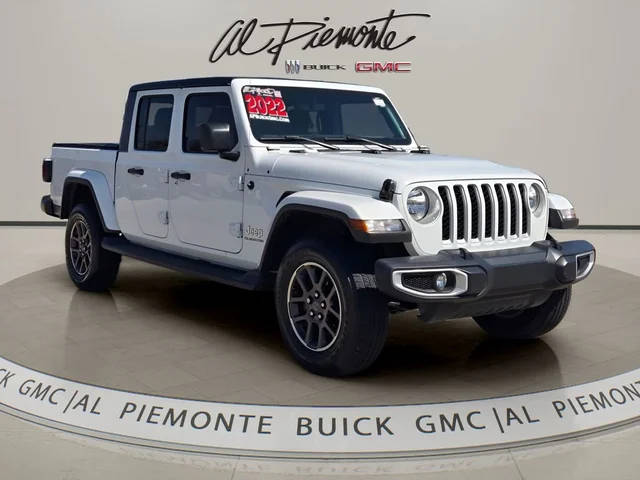 2022 Jeep Gladiator Overland 4WD photo