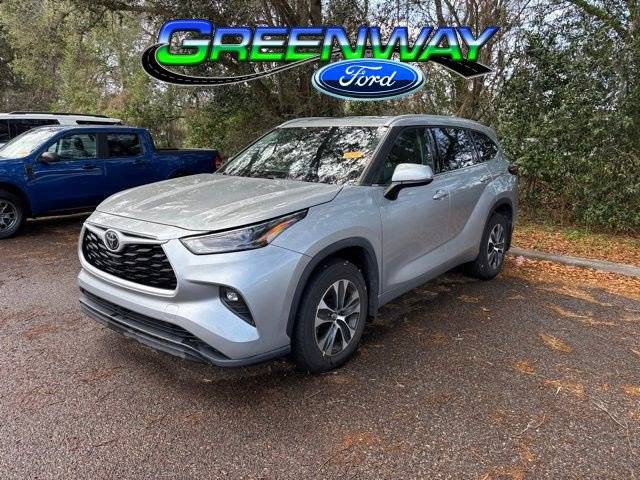 2022 Toyota Highlander XLE AWD photo