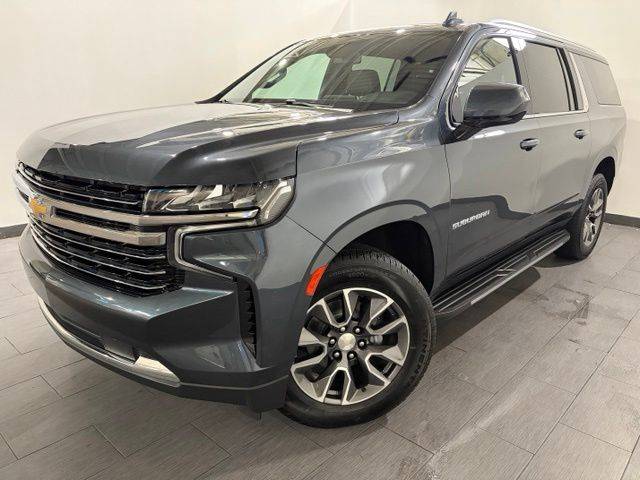 2021 Chevrolet Suburban LT 4WD photo