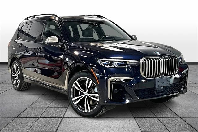 2022 BMW X7 M50i AWD photo