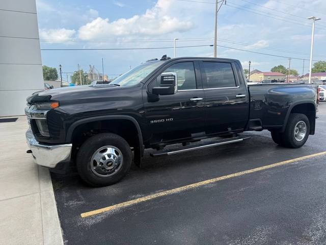 2022 Chevrolet Silverado 3500HD LTZ 4WD photo