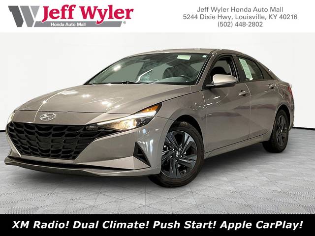 2022 Hyundai Elantra SEL FWD photo