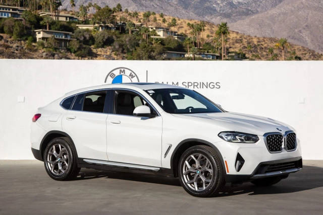 2022 BMW X4 xDrive30i AWD photo