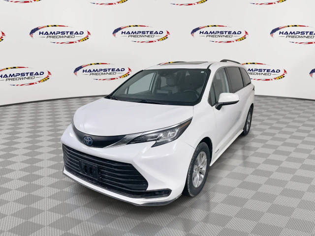 2021 Toyota Sienna LE AWD photo