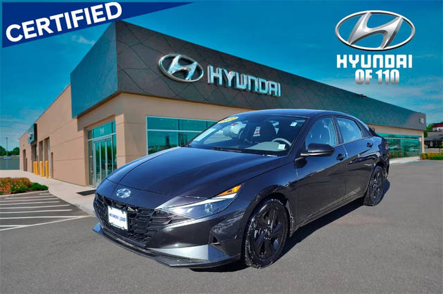 2022 Hyundai Elantra SEL FWD photo