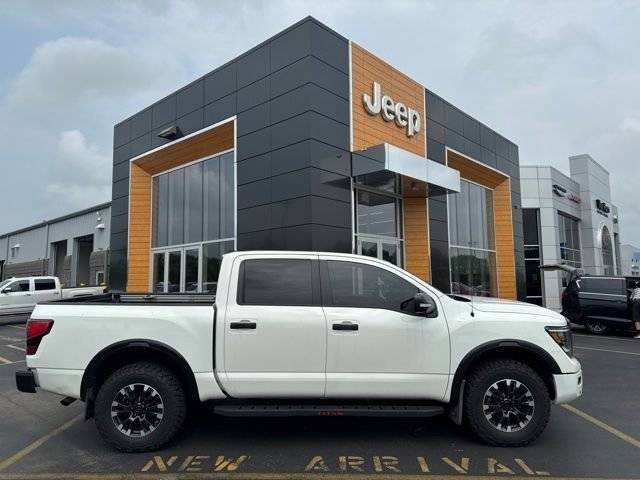 2021 Nissan Titan PRO-4X 4WD photo