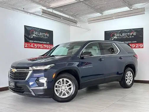 2022 Chevrolet Traverse LS FWD photo