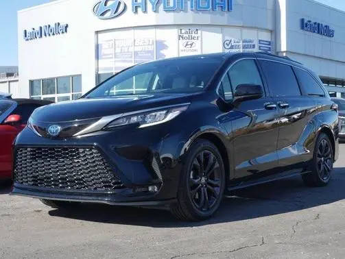 2022 Toyota Sienna XSE FWD photo