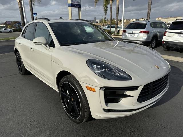 2021 Porsche Macan Turbo AWD photo