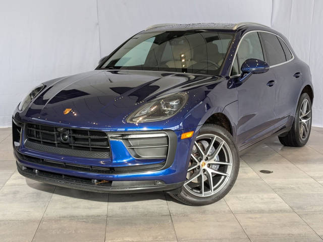 2022 Porsche Macan  AWD photo