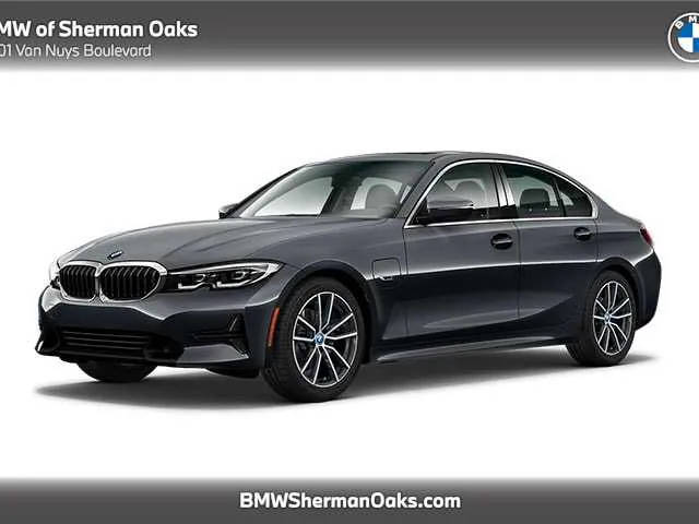 2022 BMW 3 Series 330e RWD photo