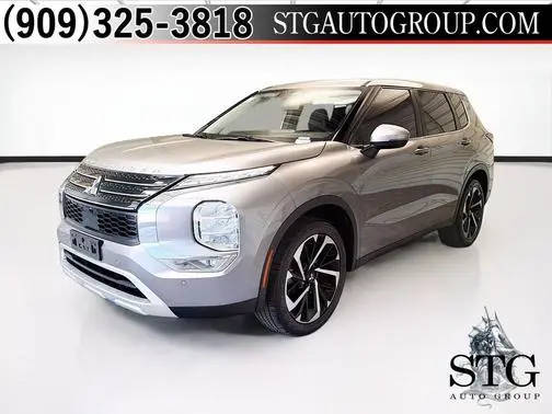 2022 Mitsubishi Outlander SE FWD photo
