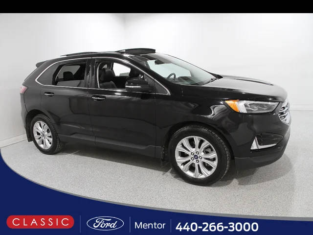2022 Ford Edge Titanium AWD photo