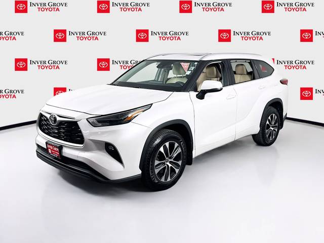 2022 Toyota Highlander XLE AWD photo