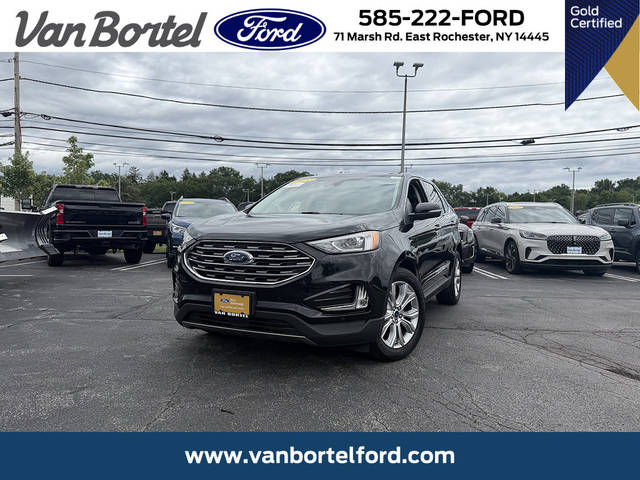 2022 Ford Edge Titanium AWD photo