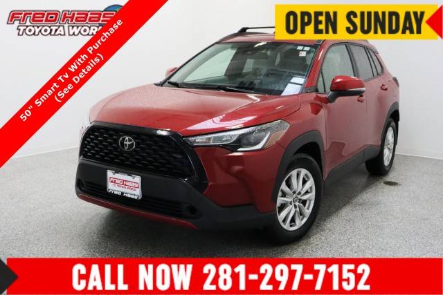 2022 Toyota Corolla Cross LE FWD photo