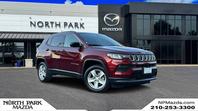 2022 Jeep Compass Latitude 4WD photo