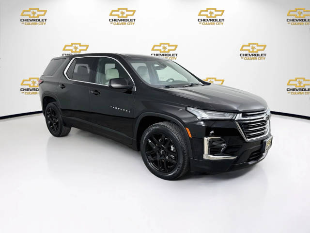 2022 Chevrolet Traverse LS FWD photo