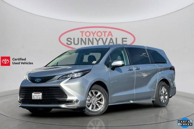 2022 Toyota Sienna XLE FWD photo