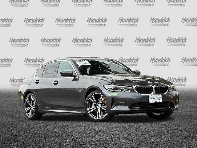 2022 BMW 3 Series 330e RWD photo