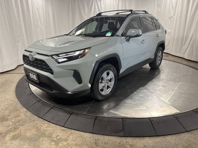 2022 Toyota RAV4 XLE AWD photo