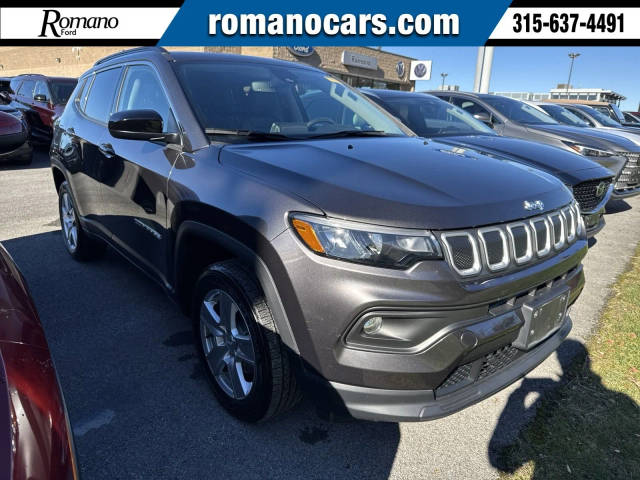 2022 Jeep Compass Latitude 4WD photo