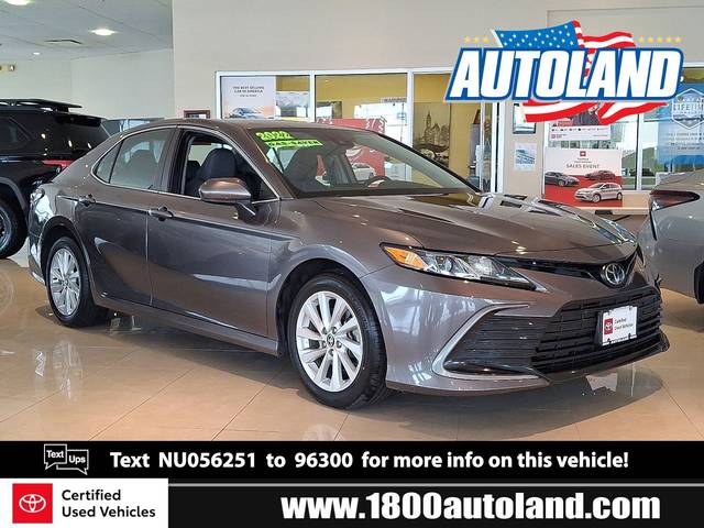 2022 Toyota Camry LE AWD photo