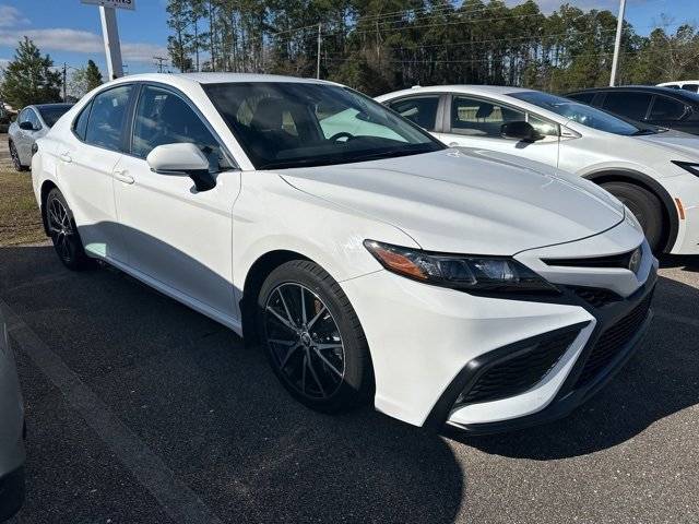 2022 Toyota Camry SE FWD photo