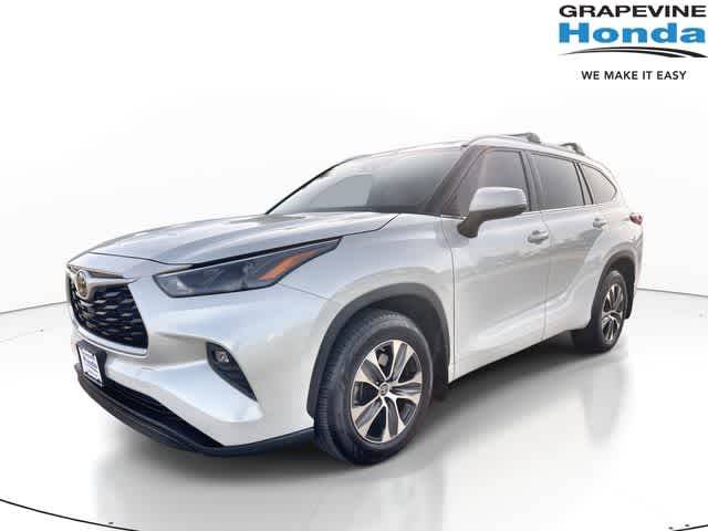 2022 Toyota Highlander XLE AWD photo