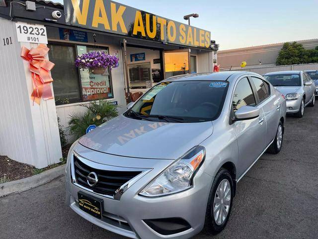 2015 Nissan Versa SV FWD photo