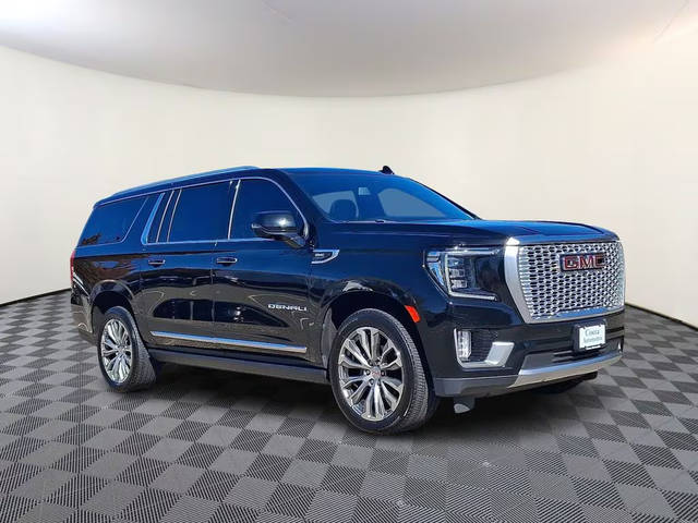 2022 GMC Yukon XL Denali 4WD photo
