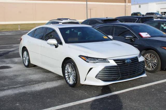 2022 Toyota Avalon Hybrid Limited FWD photo