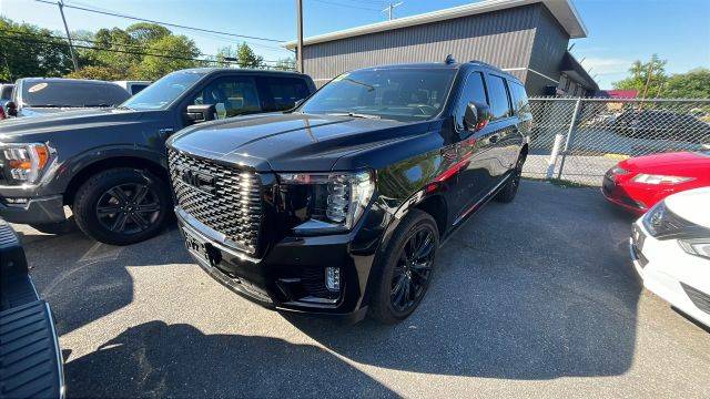 2022 GMC Yukon XL Denali 4WD photo