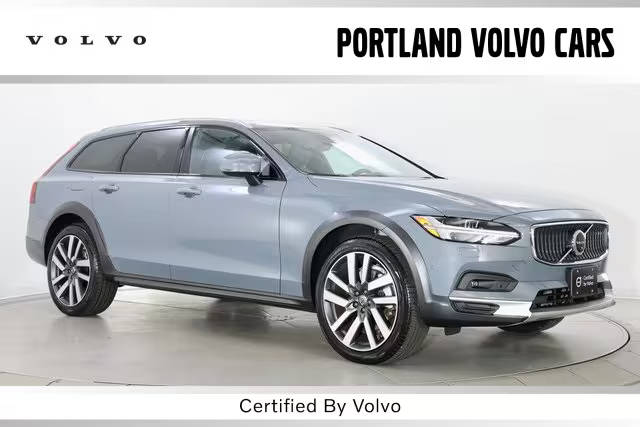 2022 Volvo V90 Cross Country  AWD photo