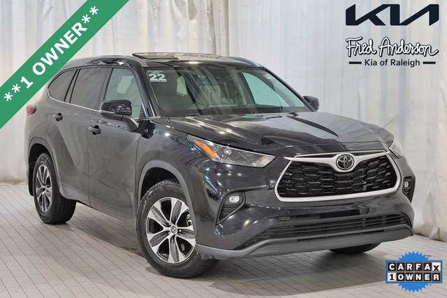 2022 Toyota Highlander XLE FWD photo