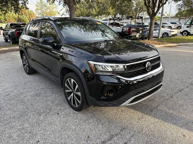 2022 Volkswagen Taos SE FWD photo