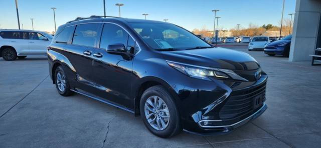 2022 Toyota Sienna XLE AWD photo