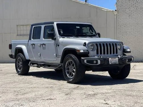 2022 Jeep Gladiator Overland 4WD photo