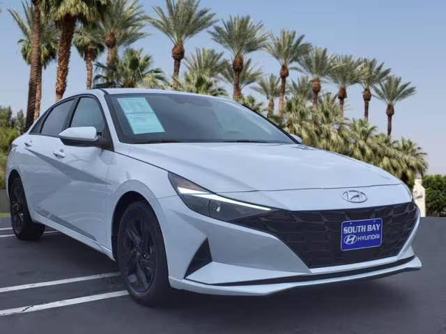 2022 Hyundai Elantra SEL FWD photo