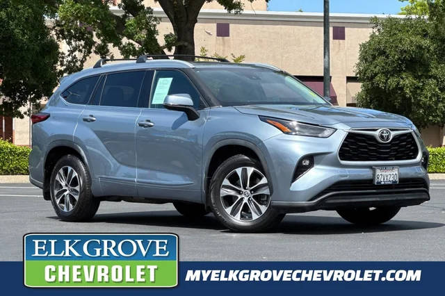 2022 Toyota Highlander XLE FWD photo
