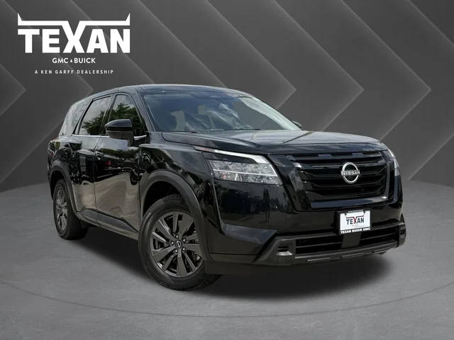 2022 Nissan Pathfinder S FWD photo