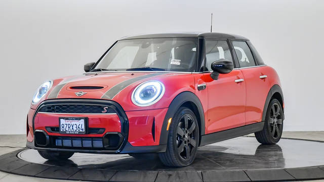 2022 MINI Hardtop 4 Door Cooper S FWD photo