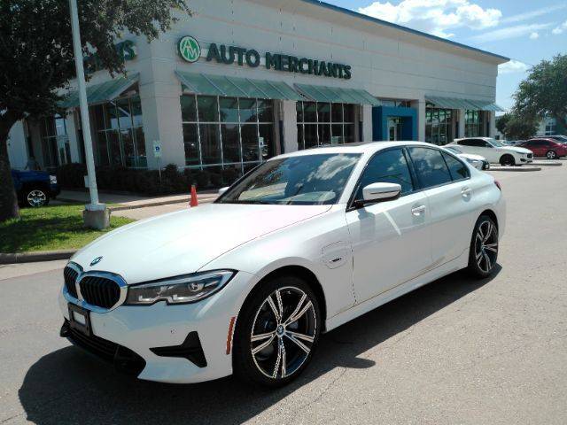 2022 BMW 3 Series 330e RWD photo