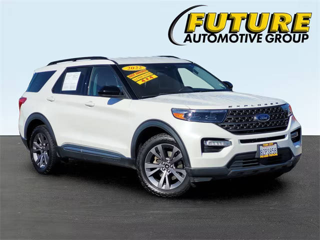 2022 Ford Explorer XLT 4WD photo