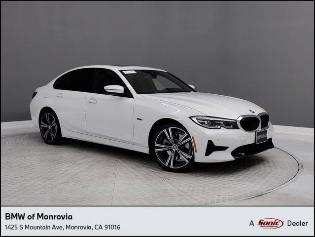 2022 BMW 3 Series 330e RWD photo