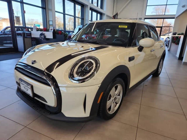 2022 MINI Hardtop 4 Door Cooper FWD photo